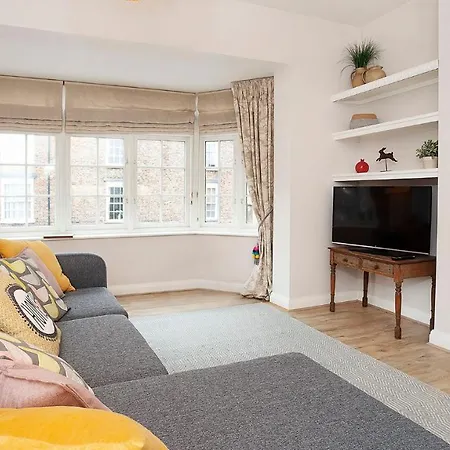 Bedford Mews * יורק